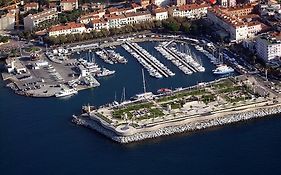 Appartement 2 Neuf Sur Le Port A Cote De La Plage