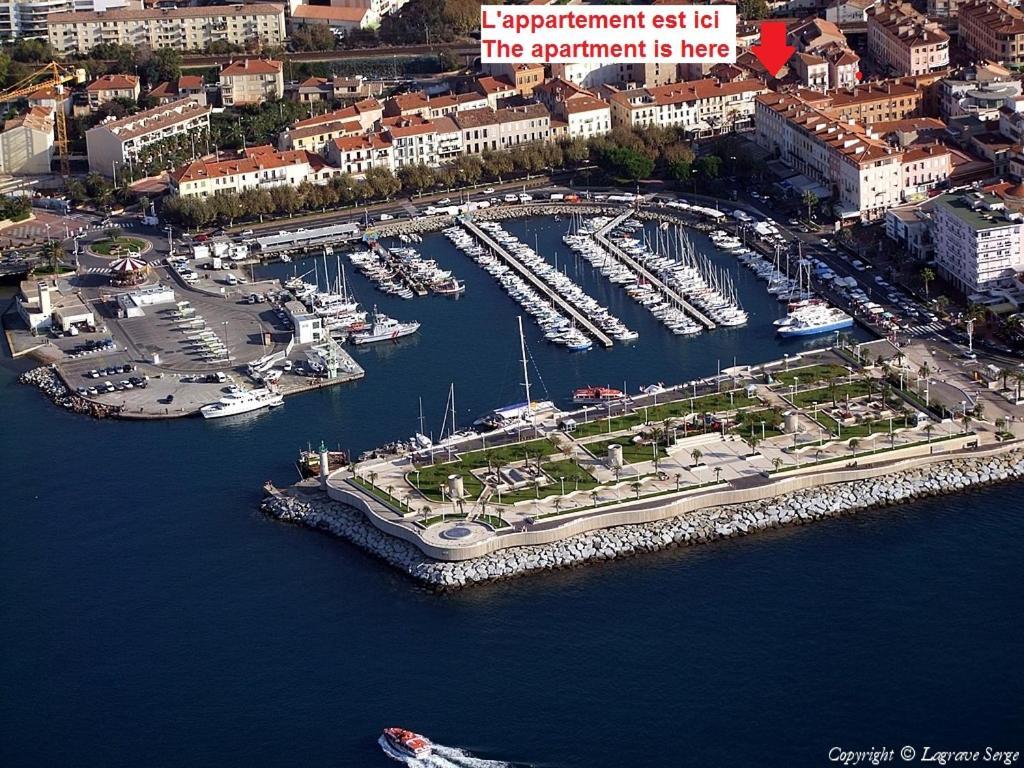 Appartement 2 Neuf Sur Le Port A Cote De La Plage Saint-Raphaël Exterior foto